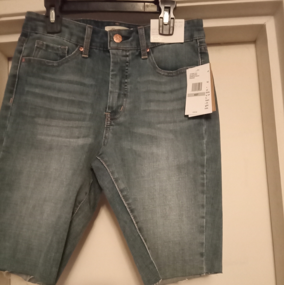 Jessica Simpson size 4 Bloom baby Bermuda shorts